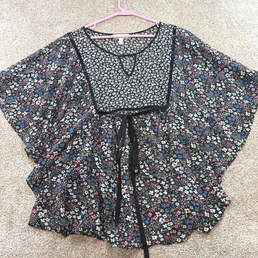 Jessica Simpson Maternity XL Black Floral Angel Sleeve Empire Waist Top Boho